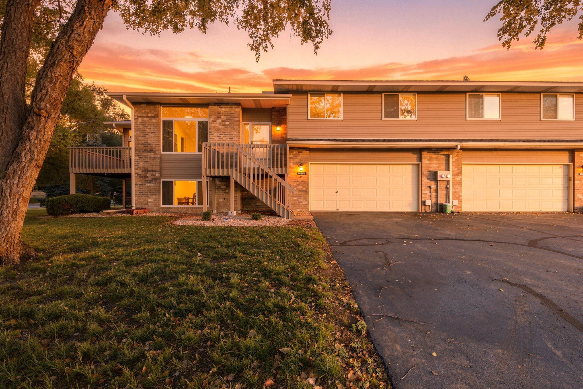 1-web-or-mls-14334_Heywood_Ave_Apple_Valley_MN_55124_0203.jpg