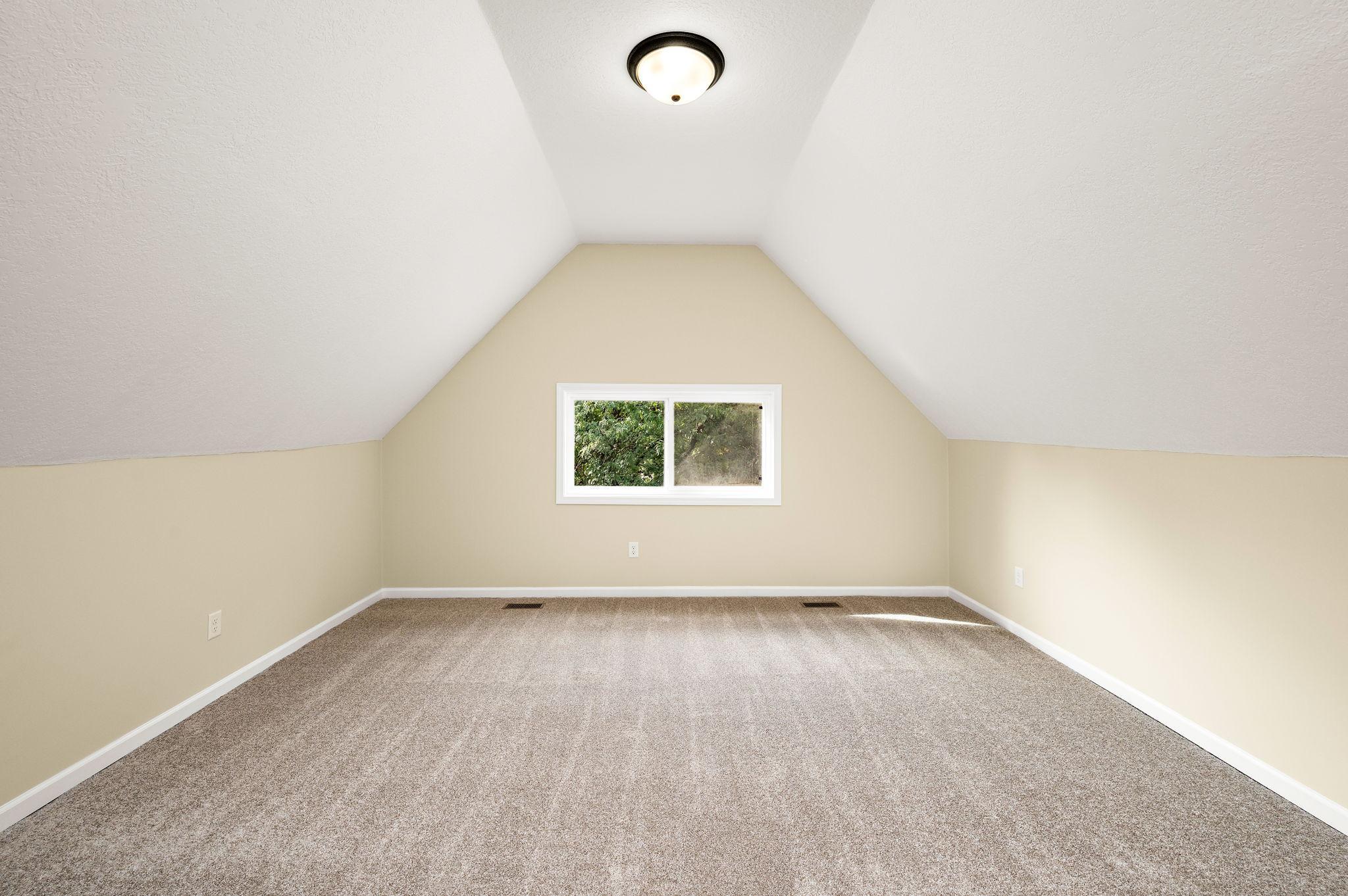 Unit 2 Sitting Room- 3rd Level