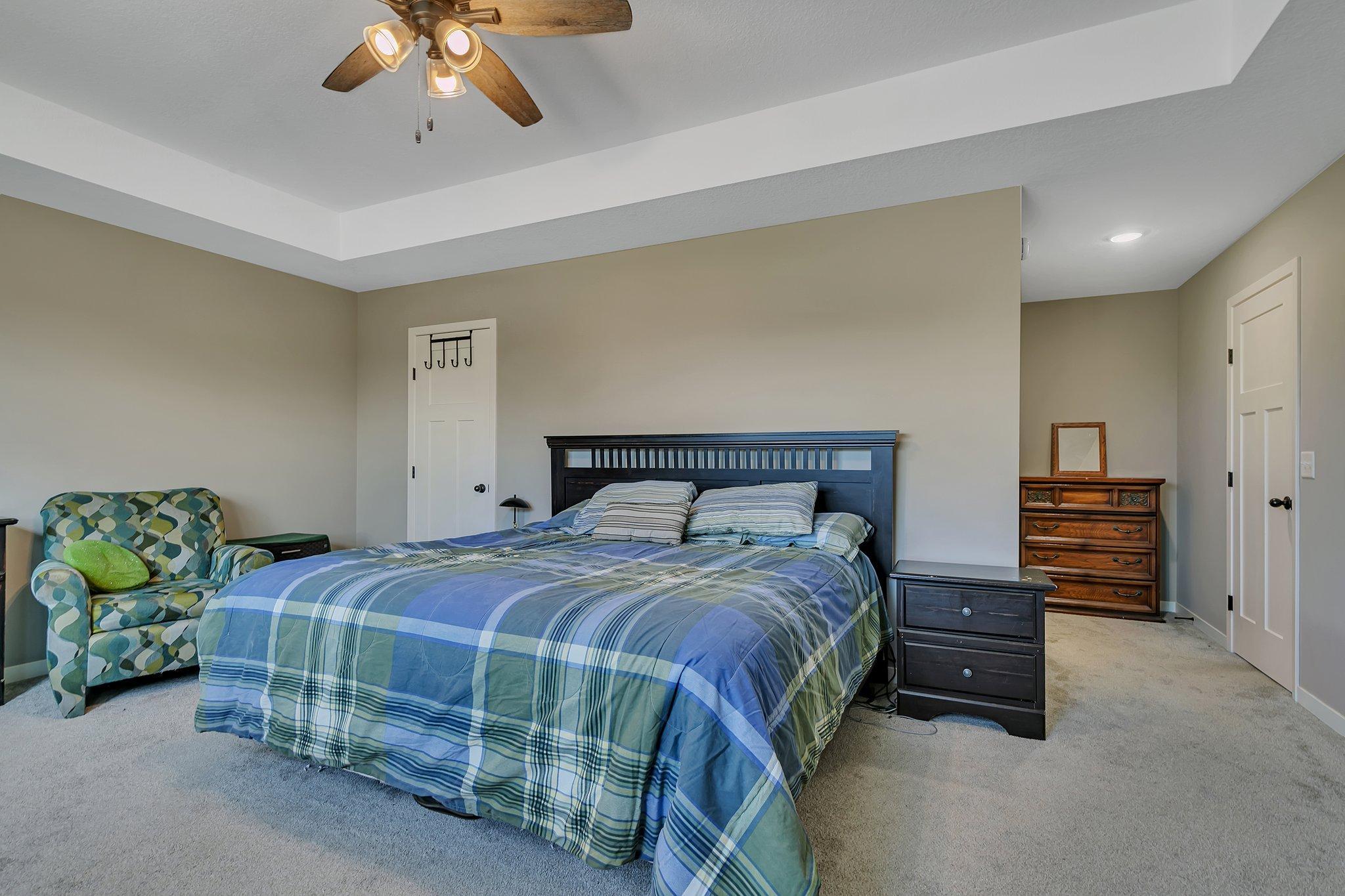 Owner's suite with large walk-in closet
