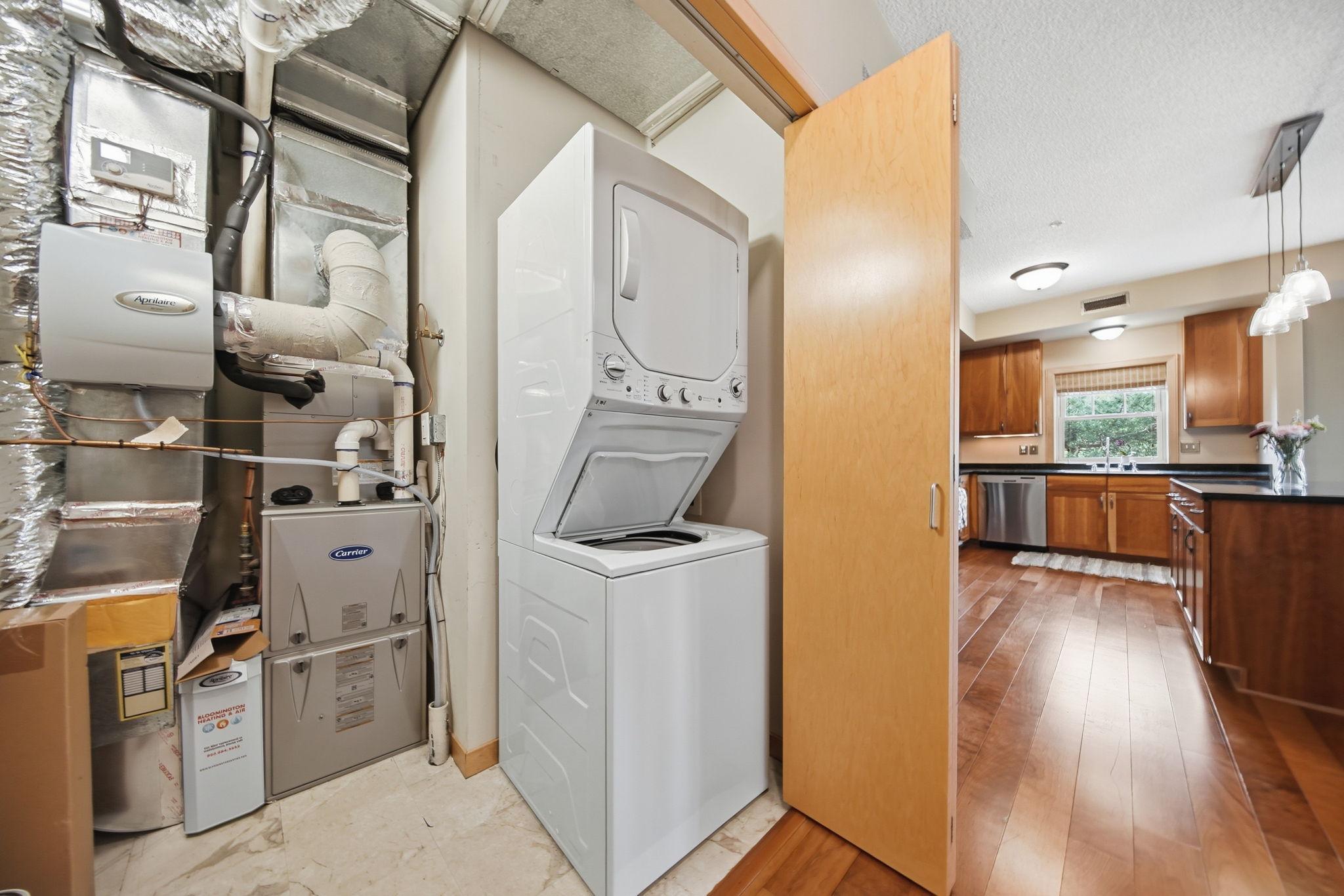 Laundry closet with additional storage
