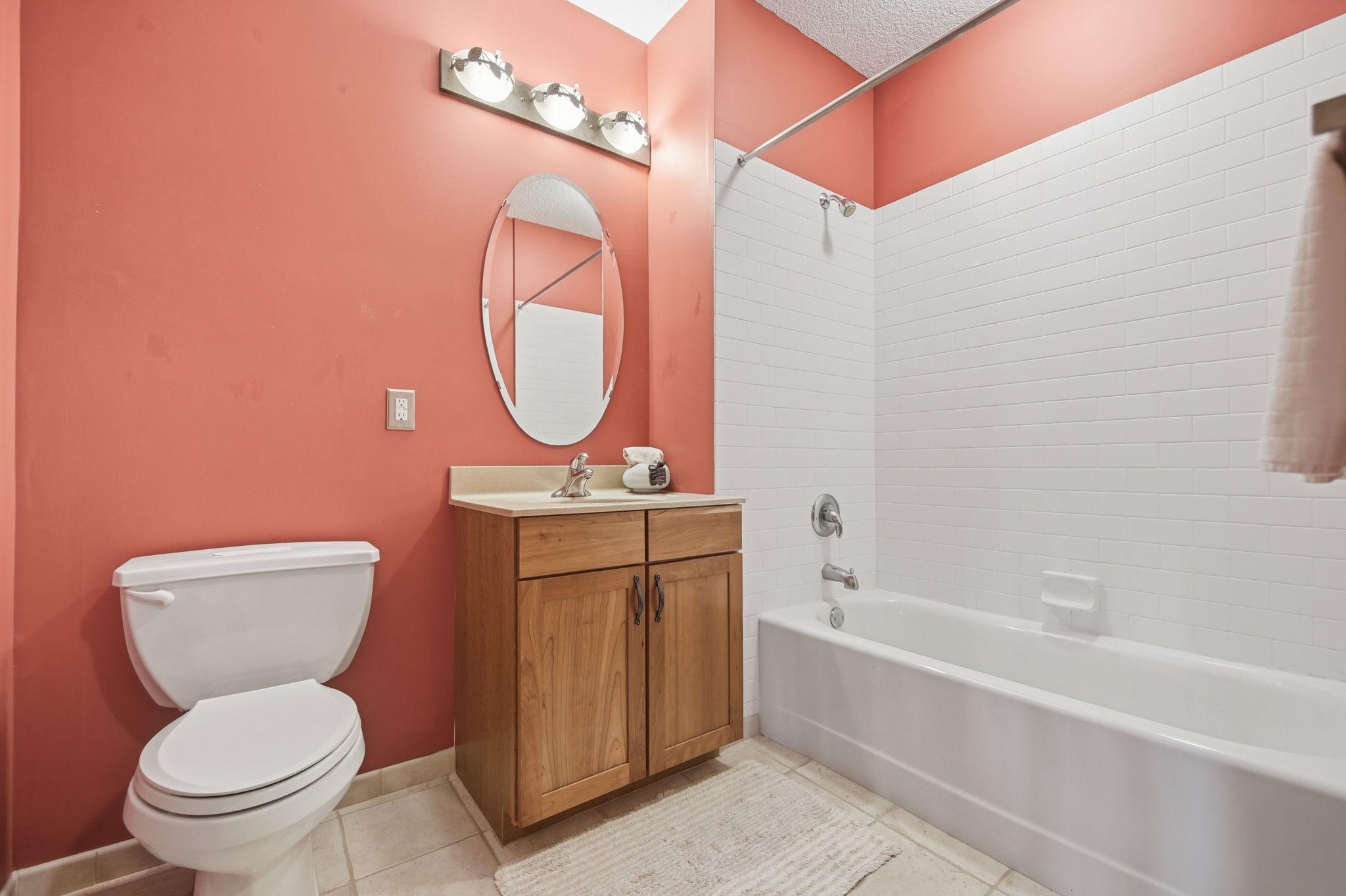 2Guest full bath