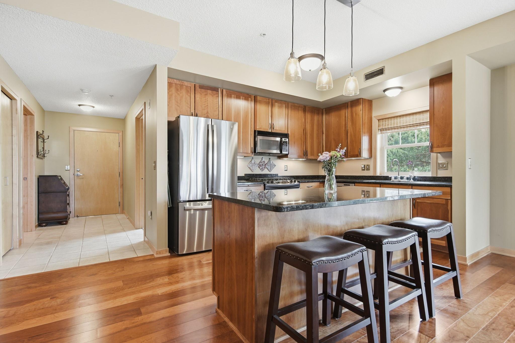 Kitchen/island