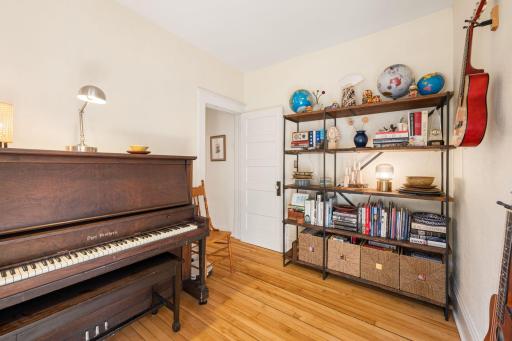 2410 35th Avenue S, Minneapolis, MN 55406