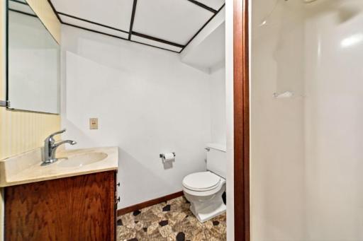 6131 Lee Avenue N, Brooklyn Center, MN 55429