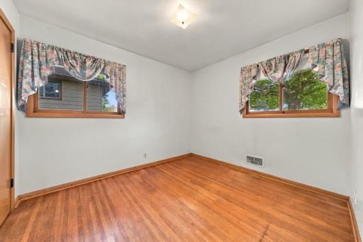 6131 Lee Avenue N, Brooklyn Center, MN 55429