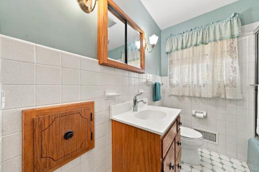 6131 Lee Avenue N, Brooklyn Center, MN 55429