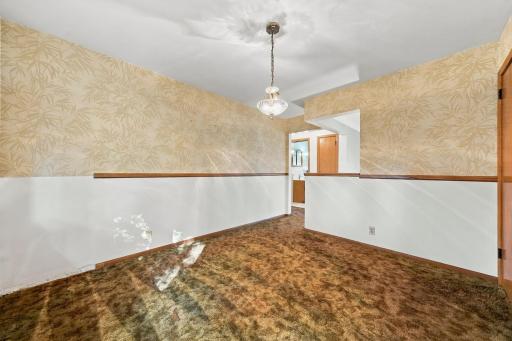 6131 Lee Avenue N, Brooklyn Center, MN 55429