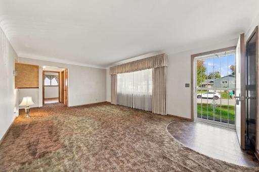 6131 Lee Avenue N, Brooklyn Center, MN 55429