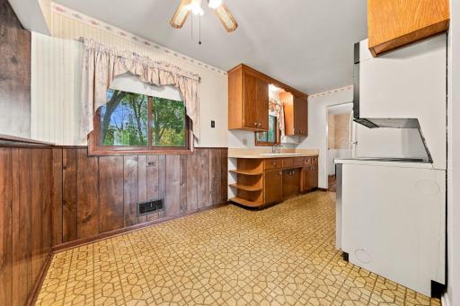 6131 Lee Avenue N, Brooklyn Center, MN 55429