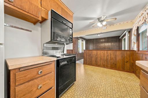 6131 Lee Avenue N, Brooklyn Center, MN 55429