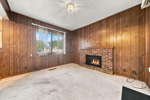 6131 Lee Avenue N, Brooklyn Center, MN 55429
