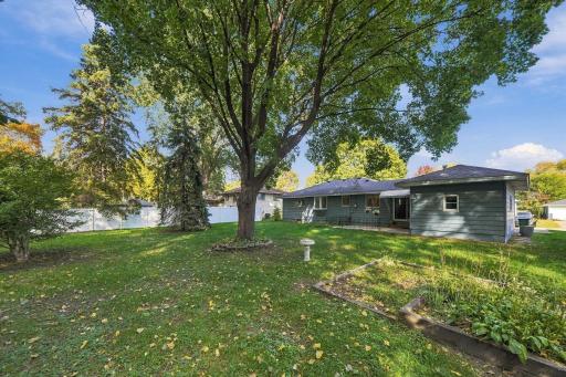 6131 Lee Avenue N, Brooklyn Center, MN 55429