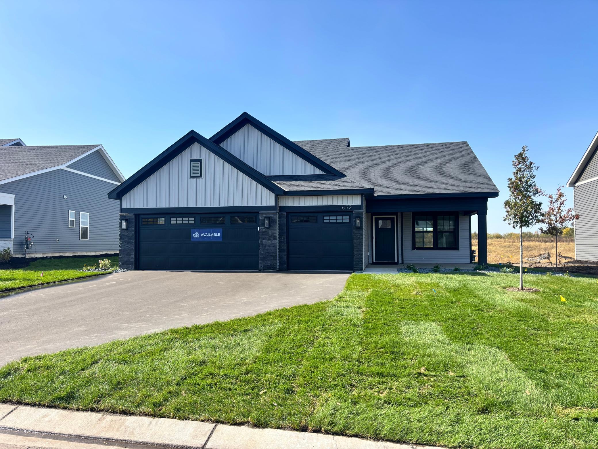 Property photo for 1652 Lund Way, Shakopee, MN 55379