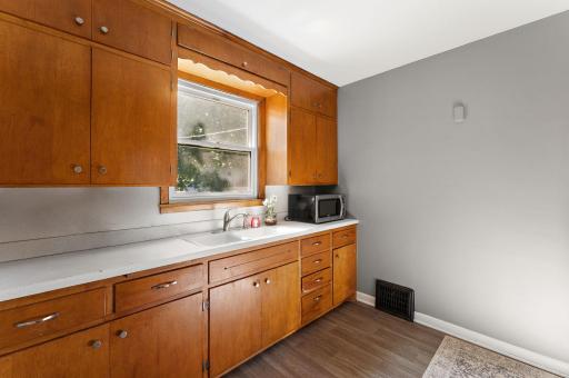 1340 3rd Street E, Saint Paul, MN 55106