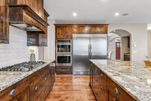 2444 Woods Drive, Victoria, MN 55386