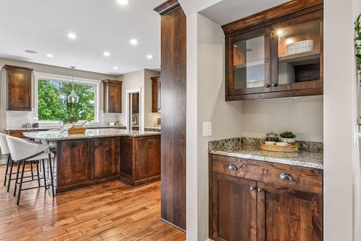 2444 Woods Drive, Victoria, MN 55386