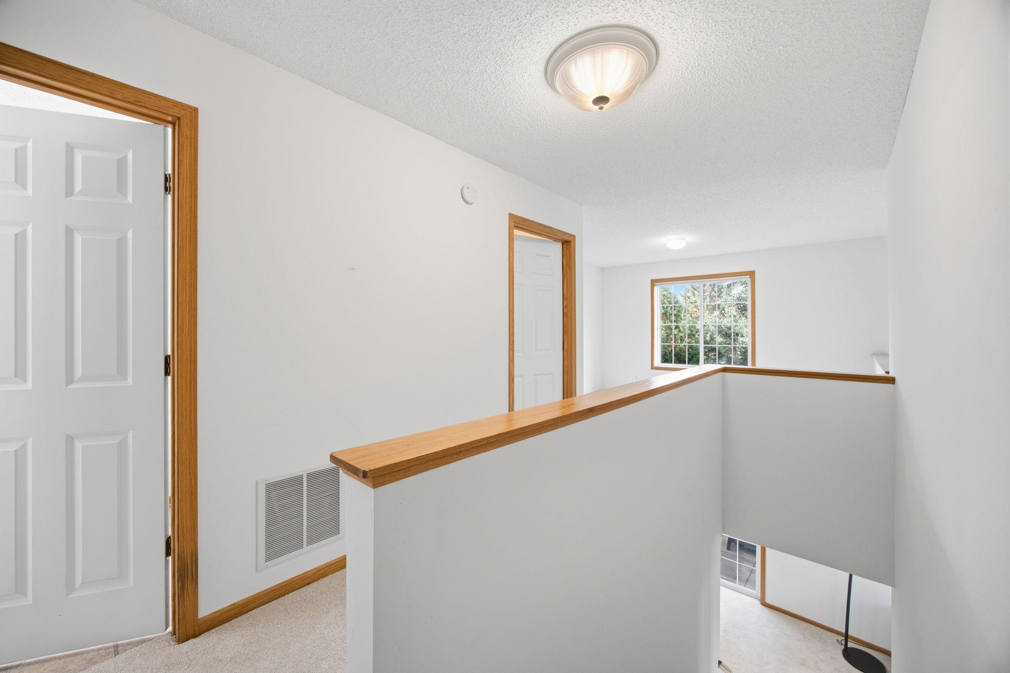 14-web-or-mls-5428_Brewer_Ln_Inver_Grove_Heights_MN_55076_0502.jpg