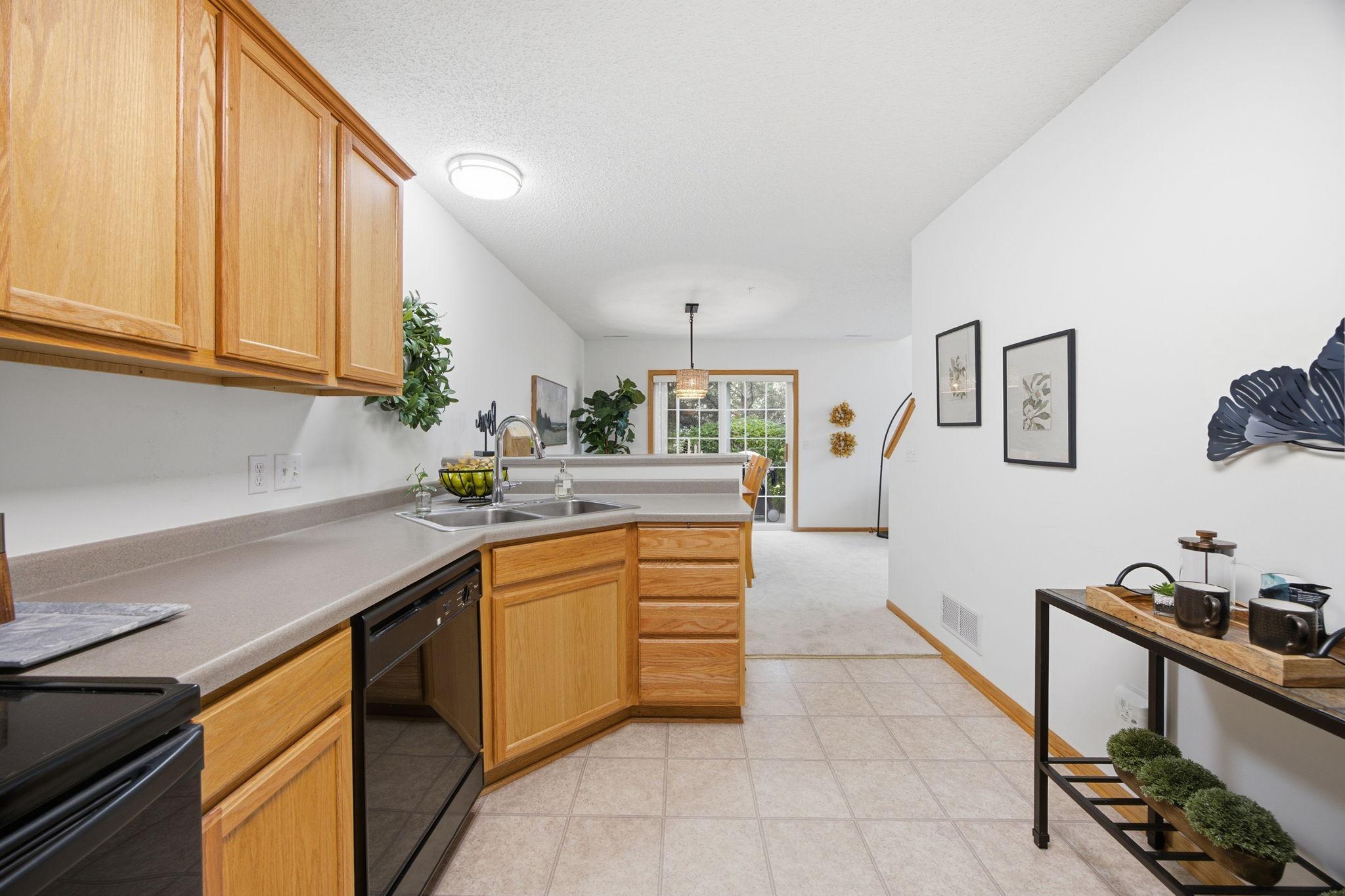 12-web-or-mls-5428_Brewer_Ln_Inver_Grove_Heights_MN_55076_0492.jpg