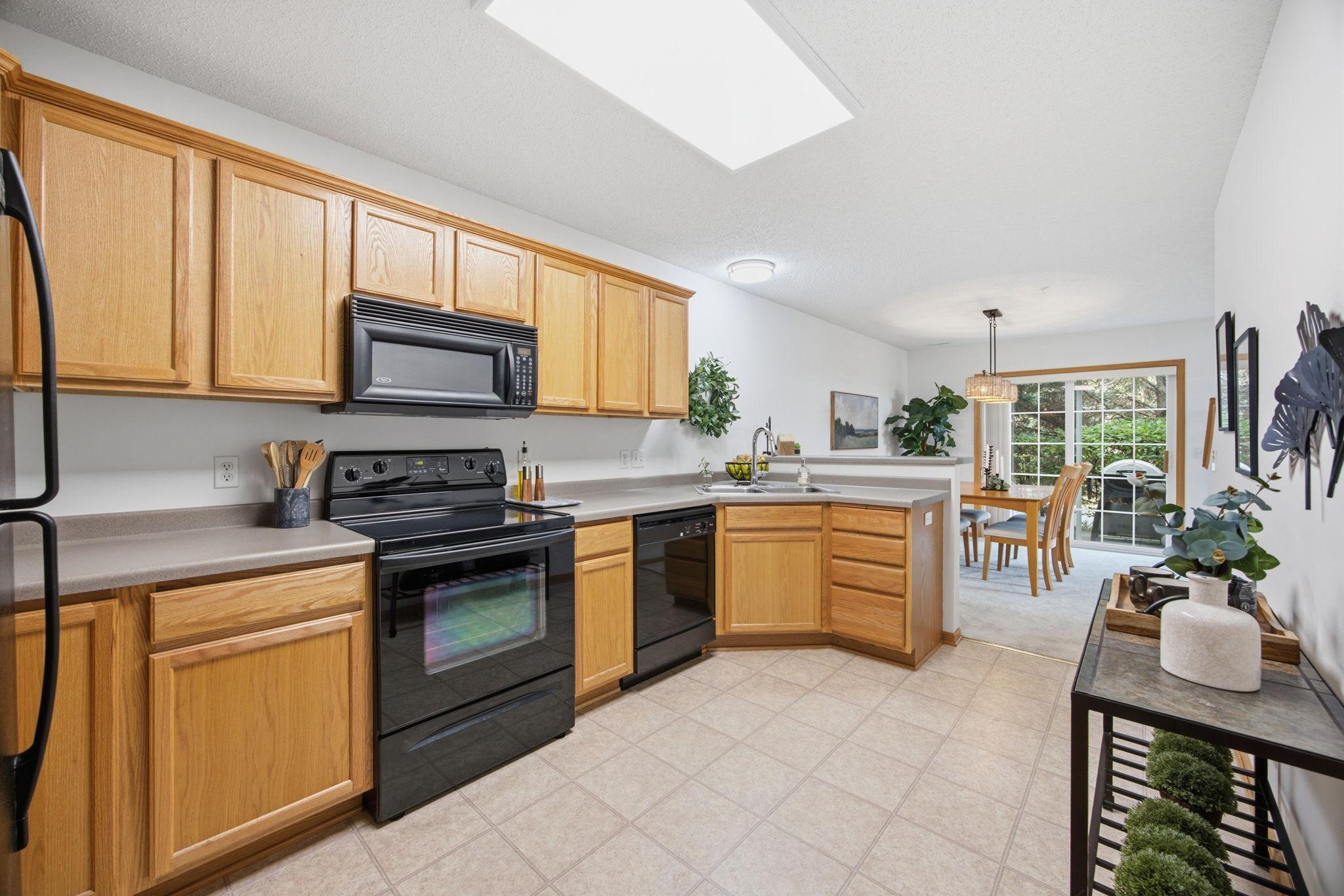 11-web-or-mls-5428_Brewer_Ln_Inver_Grove_Heights_MN_55076_0487.jpg