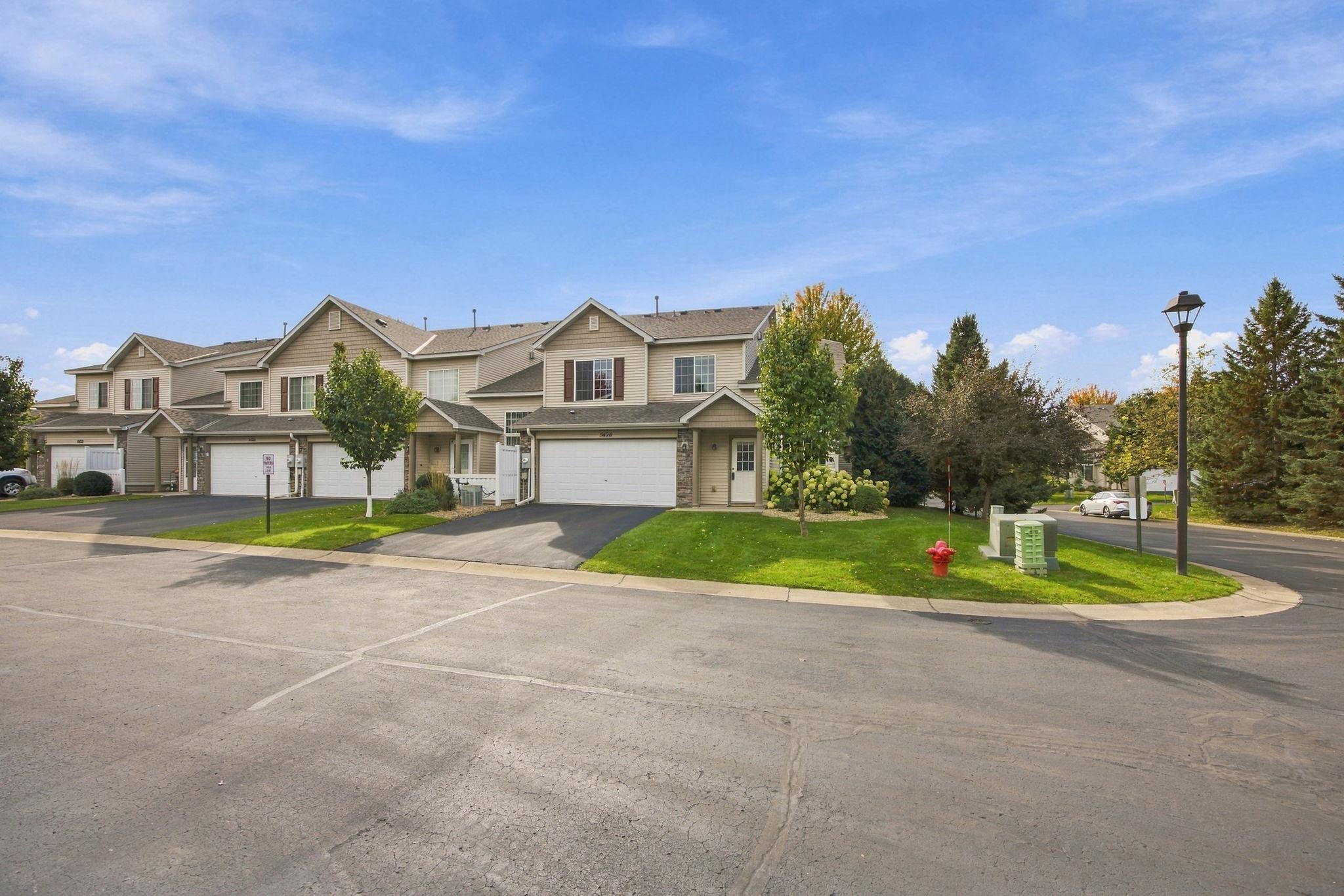27-web-or-mls-5428_Brewer_Ln_Inver_Grove_Heights_MN_55076_0577.jpg