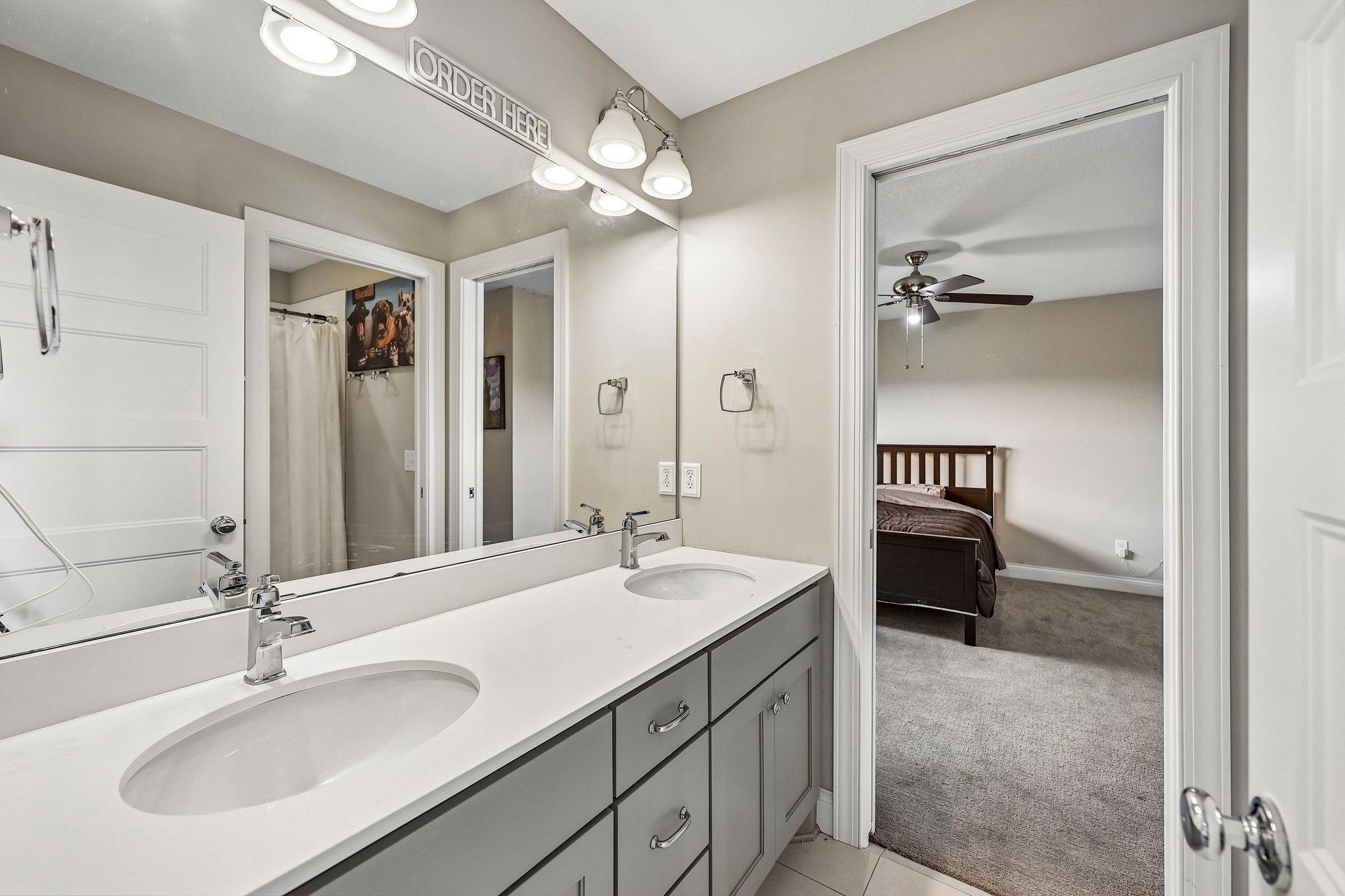 26-web-or-mls-Bur Oak Rd-S2306-026.jpg