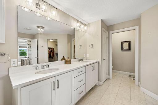 9058 Bur Oak Road, Woodbury, MN 55129