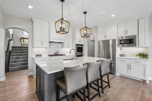 9058 Bur Oak Road, Woodbury, MN 55129