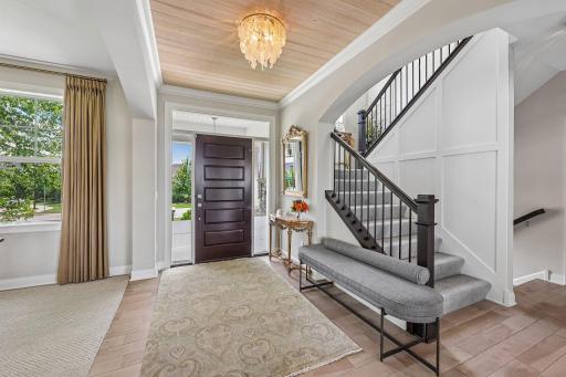 9058 Bur Oak Road, Woodbury, MN 55129