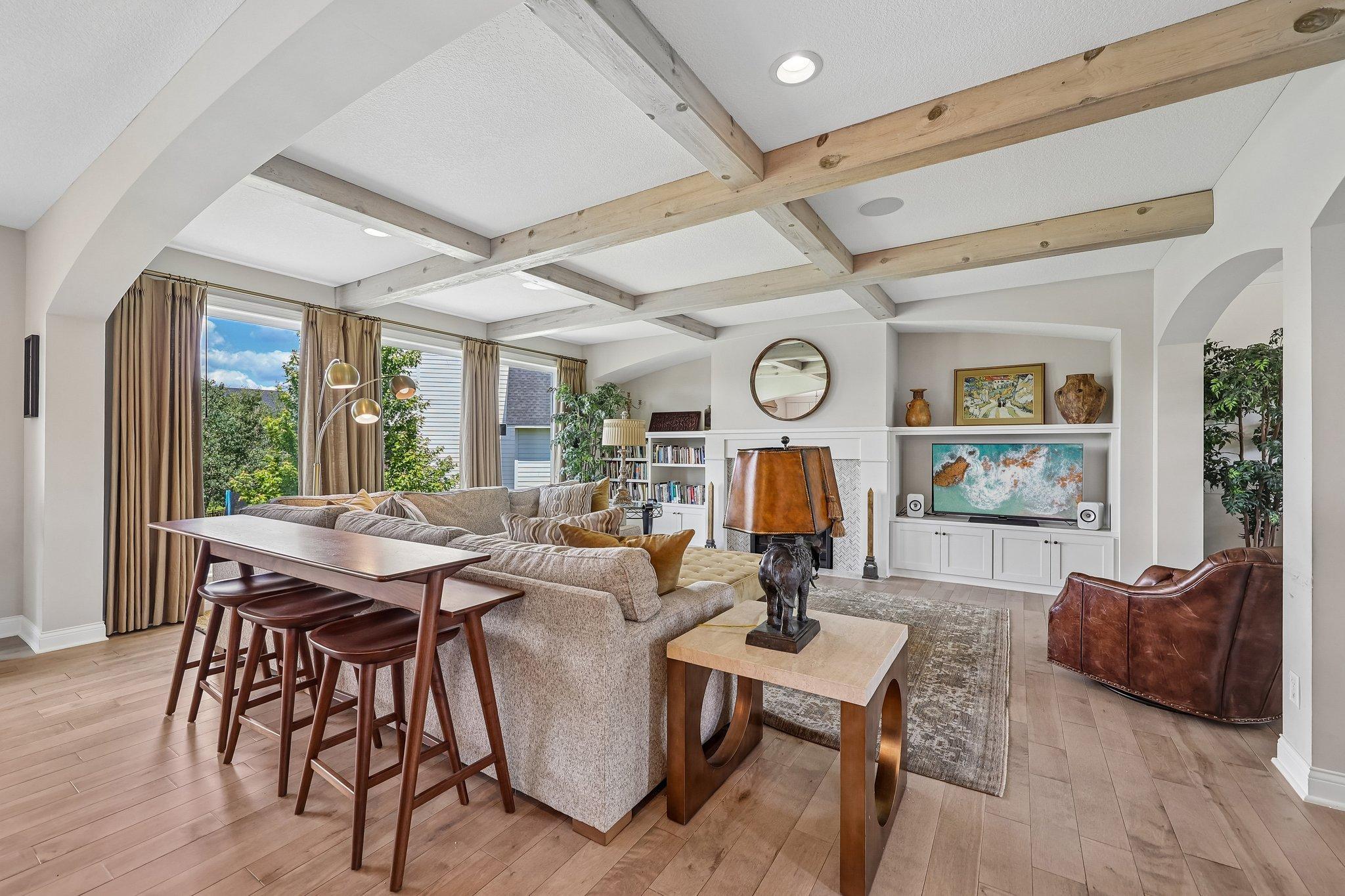 71-web-or-mls-Bur Oak Rd-S2406-002.jpg