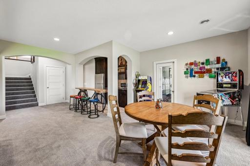 9058 Bur Oak Road, Woodbury, MN 55129