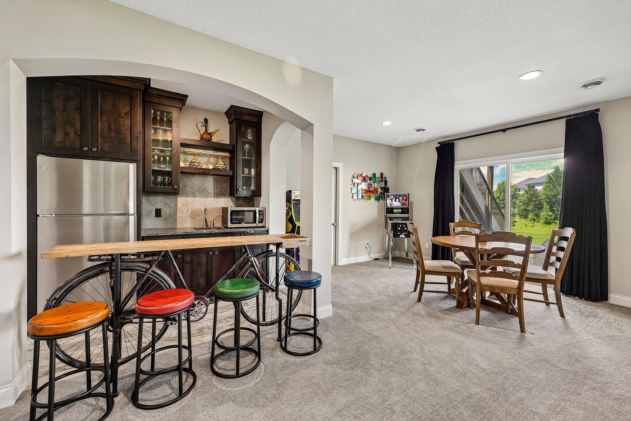 11-web-or-mls-Bur Oak Rd-S2306-011.jpg