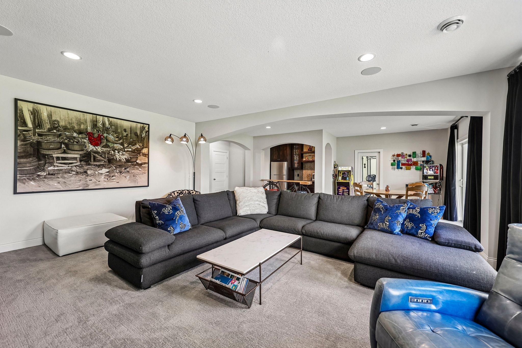 8-web-or-mls-Bur Oak Rd-S2306-008.jpg