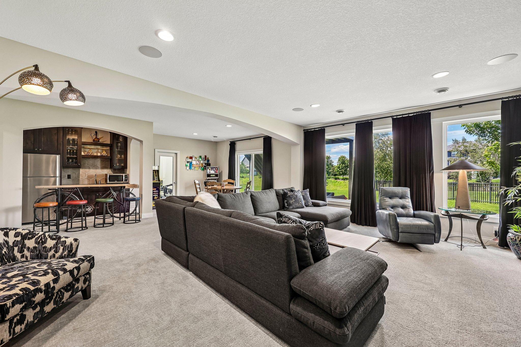 7-web-or-mls-Bur Oak Rd-S2306-007.jpg