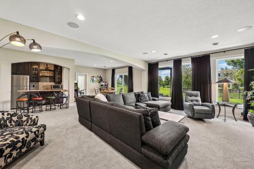 9058 Bur Oak Road, Woodbury, MN 55129