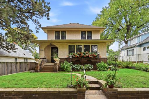 1208 Palace Avenue, Saint Paul, MN 55105