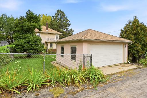 1208 Palace Avenue, Saint Paul, MN 55105