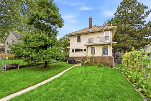 1208 Palace Avenue, Saint Paul, MN 55105