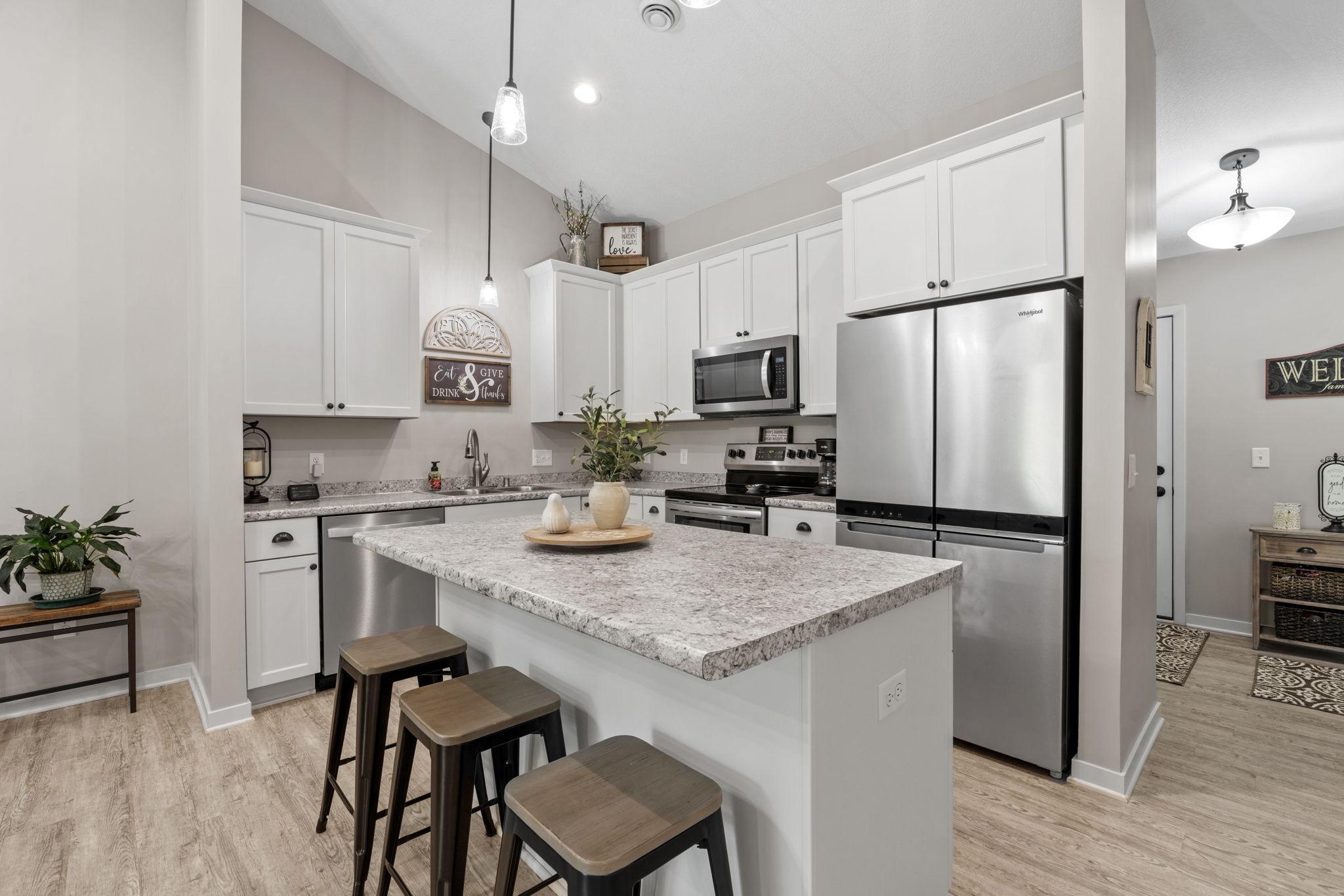 15-web-or-mls-882 Geneva Rd-15.jpg