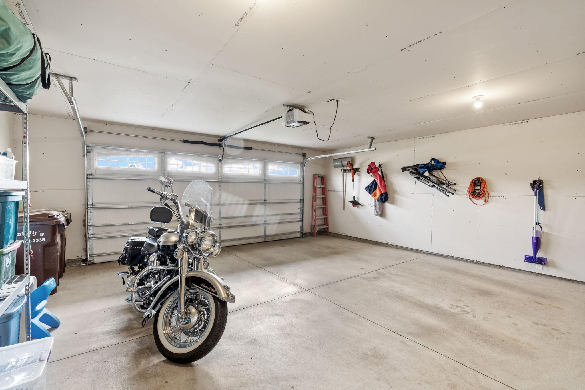 32-web-or-mls-882 Geneva Rd-32.jpg