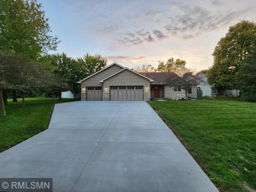 915 Ferndale Avenue S, Maplewood, MN 55119