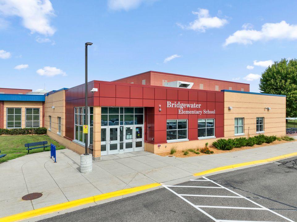 Dundas students attend nearby Bridgewater Elementary School.