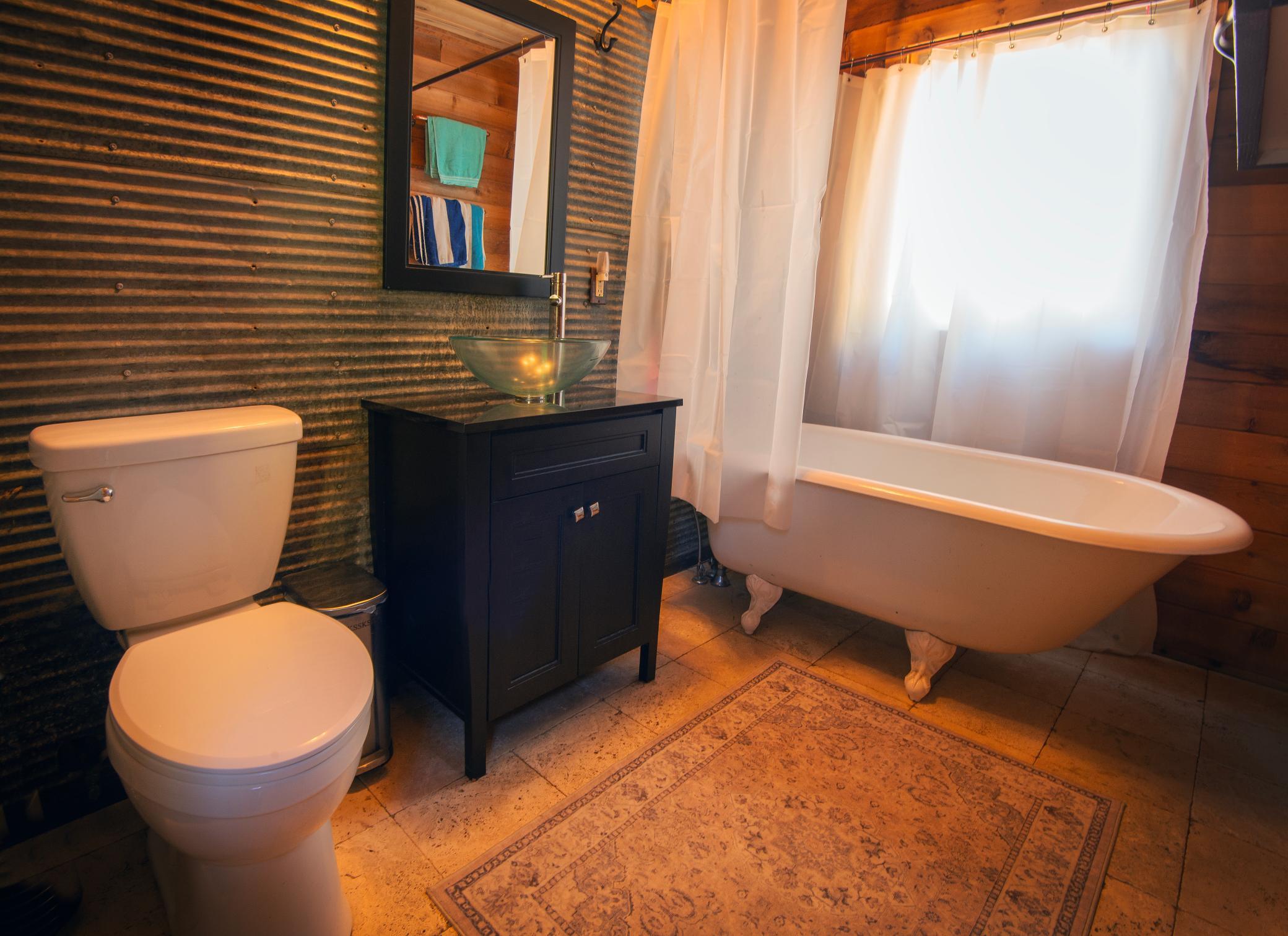 BATHROOM 1