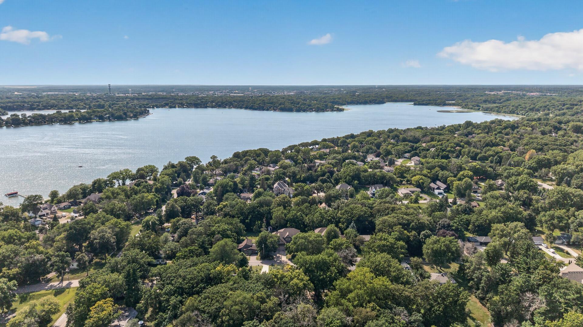 Enjoy the best of Plymouth living with Medicine Lake just a short walk away, putting trails, parks, recreation, and time by the water right within reach.