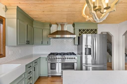 202 Robert Street, Mahtomedi, MN 55115