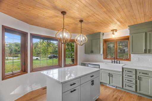 202 Robert Street, Mahtomedi, MN 55115