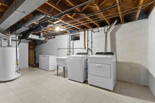 LL Laundry/Storage Room
