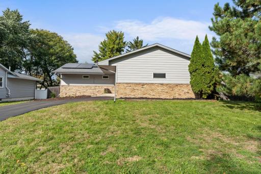 8700 40th Avenue N, New Hope, MN 55427