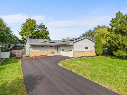 8700 40th Avenue N, New Hope, MN 55427