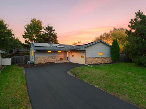 8700 40th Avenue N, New Hope, MN 55427