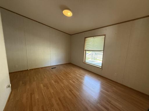 210 Margaret Avenue, Lakefield, MN 56150